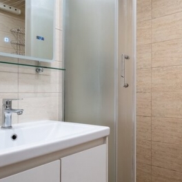 Продажа 2-комн квартиры на вторичном рынке линия 2-я В.О.,  д. 51