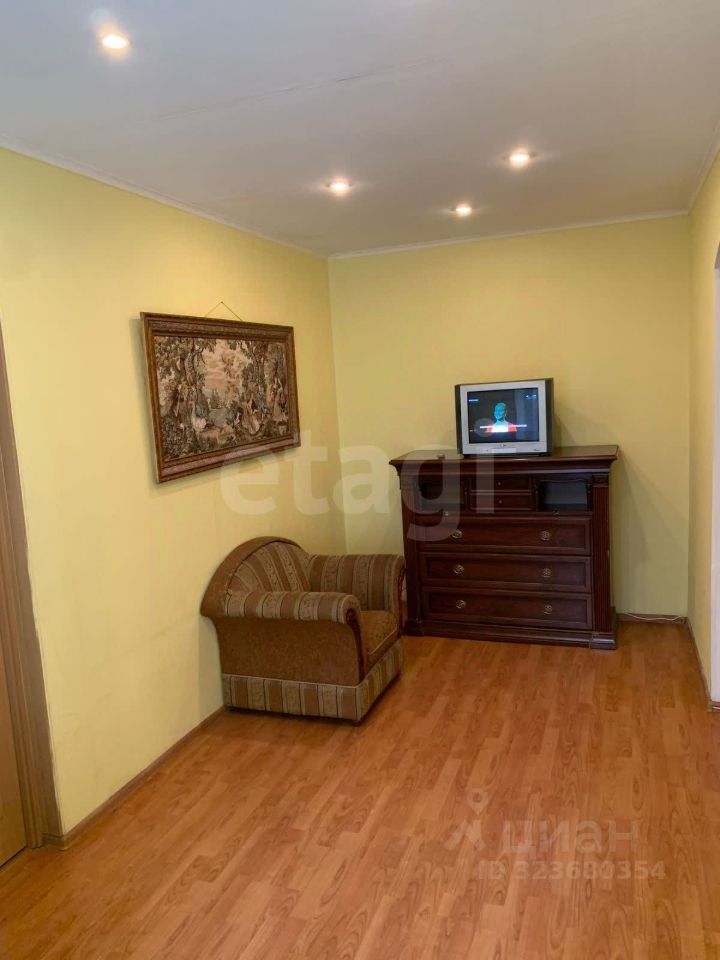 Продажа 2-комн квартиры на вторичном рынке Английский проспект, 58