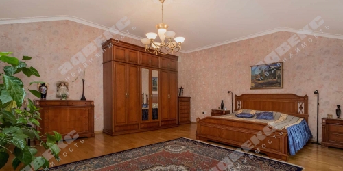 4-комн квартира Пушкин г., Дворцовая ул., 11