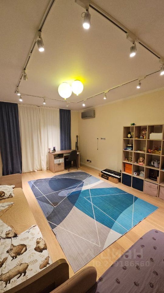 Продажа 4-комн квартиры на вторичном рынке Красногорск, бульвар Красногорский, 7