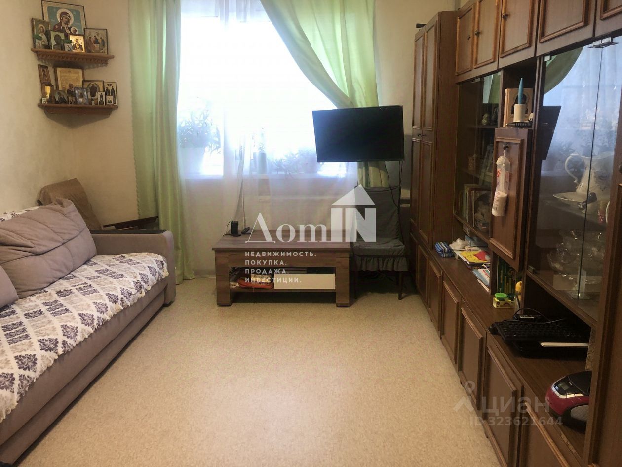 Продажа 3-комн квартиры на вторичном рынке улица Десантников, 14