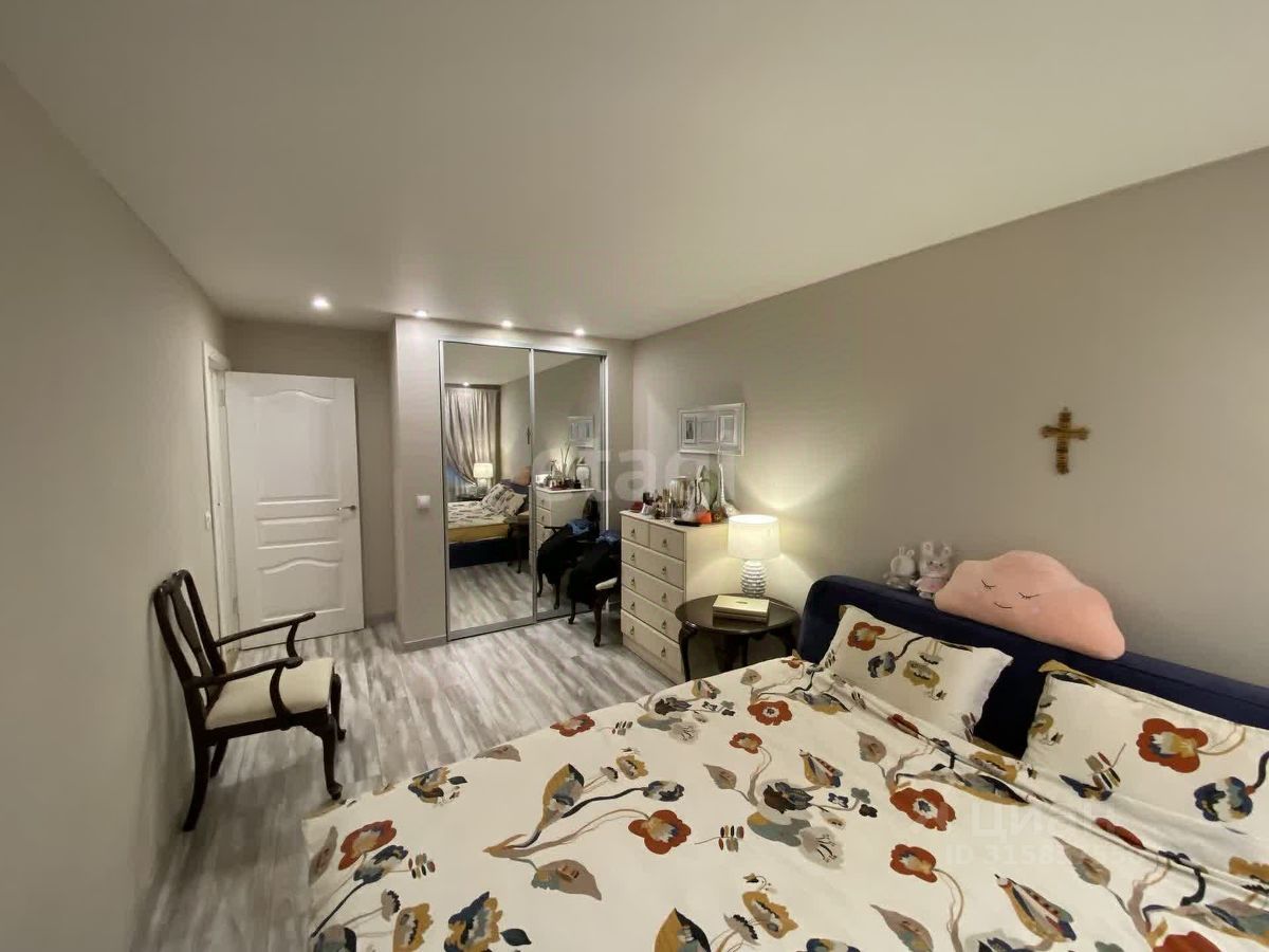 Продажа 3-комн квартиры на вторичном рынке улица Танкиста Хрустицкого, 108