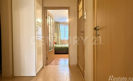 Продажа 3-комн квартиры на вторичном рынке Просвещения пр-кт,  д. 7 к1