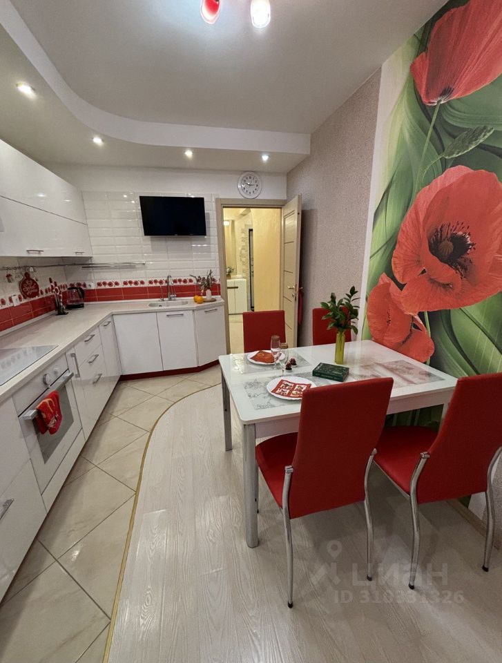 Аренда 2-комн квартиры на вторичном рынке Кучино мкр, Балашиха, улица Брагина,  д. 3