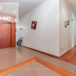 Продажа 4-комн квартиры на вторичном рынке ул Захарьевская,  д. 33