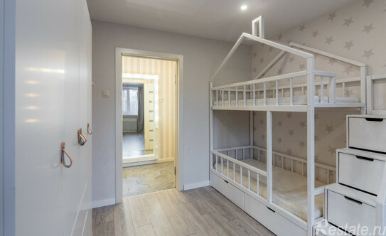 Продажа 2-комн квартиры на вторичном рынке Передовиков ул,  д. 37