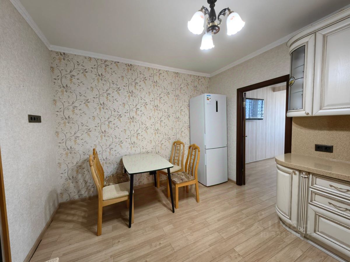 Продажа 2-комн квартиры на вторичном рынке Одинцово, Садовая улица,  д. 24