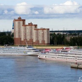 Продажа 2-комн квартиры на вторичном рынке Октябрьская наб,  д. 122 к1
