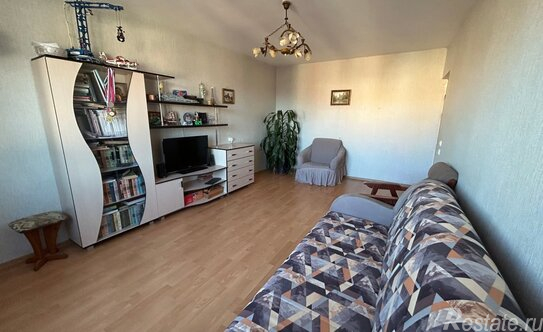 Продажа 2-комн квартиры на вторичном рынке Гатчина, ул Рощинская,  д. 17б,  к. 1