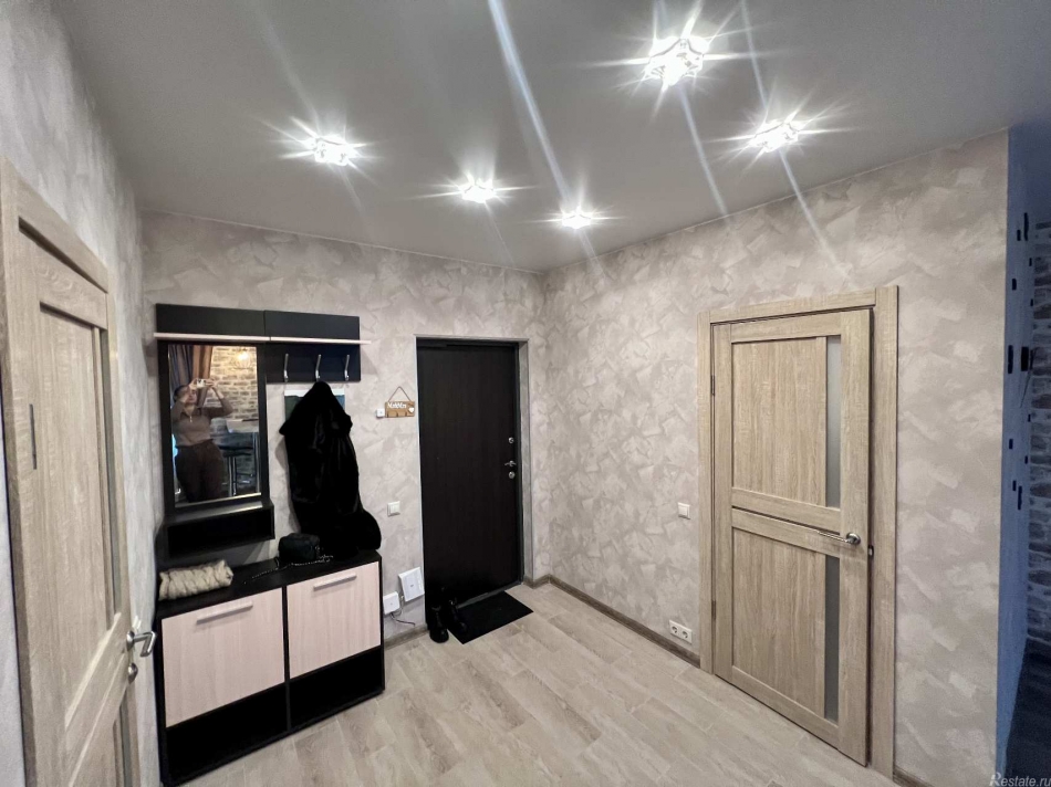 Продажа 1-комн квартиры на вторичном рынке Петергофское ш,  д. 84,  к. 19