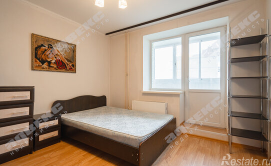 Продажа 3-комн квартиры на вторичном рынке Красное Село г, Освобождения ул,  д. 33,  к. 2