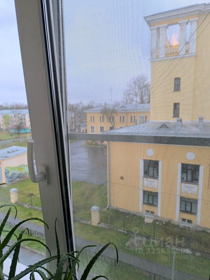 Продажа 3-комн квартиры на вторичном рынке Волхов г, Молодежная ул,  д. 2