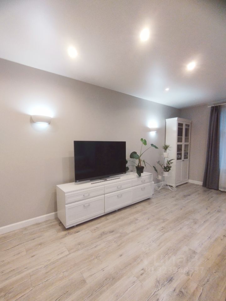 Продажа 2-комн квартиры на вторичном рынке Московский проспект, 73к5