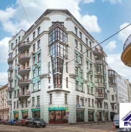 Продажа 4-комн квартиры на вторичном рынке Кривоарбатский пер.,  д. 16/22