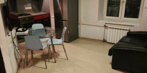 2-комн квартира улица Николаева,  д. 1