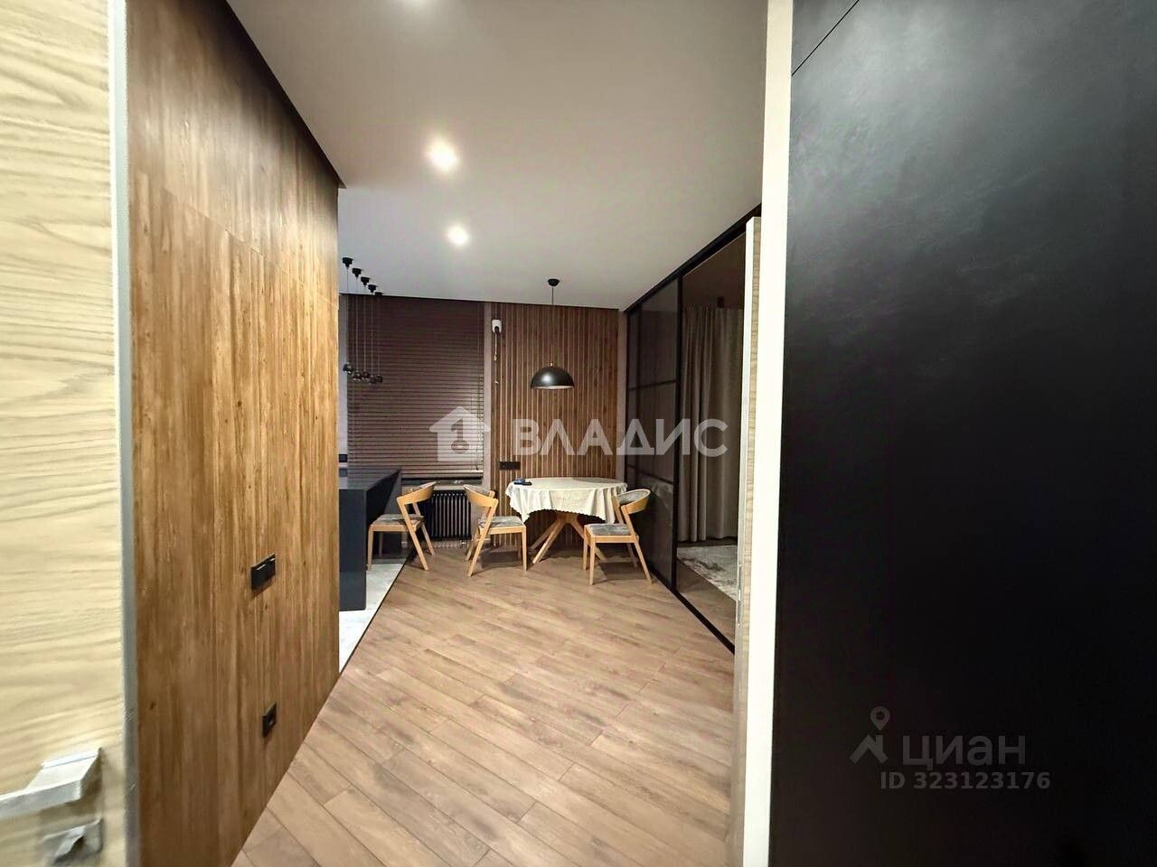 Продажа 2-комн квартиры на вторичном рынке бульвар Веласкеса, 2