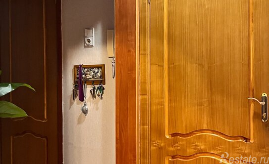 Продажа 3-комн квартиры на вторичном рынке Большевиков пр-кт,  д. 43 к1