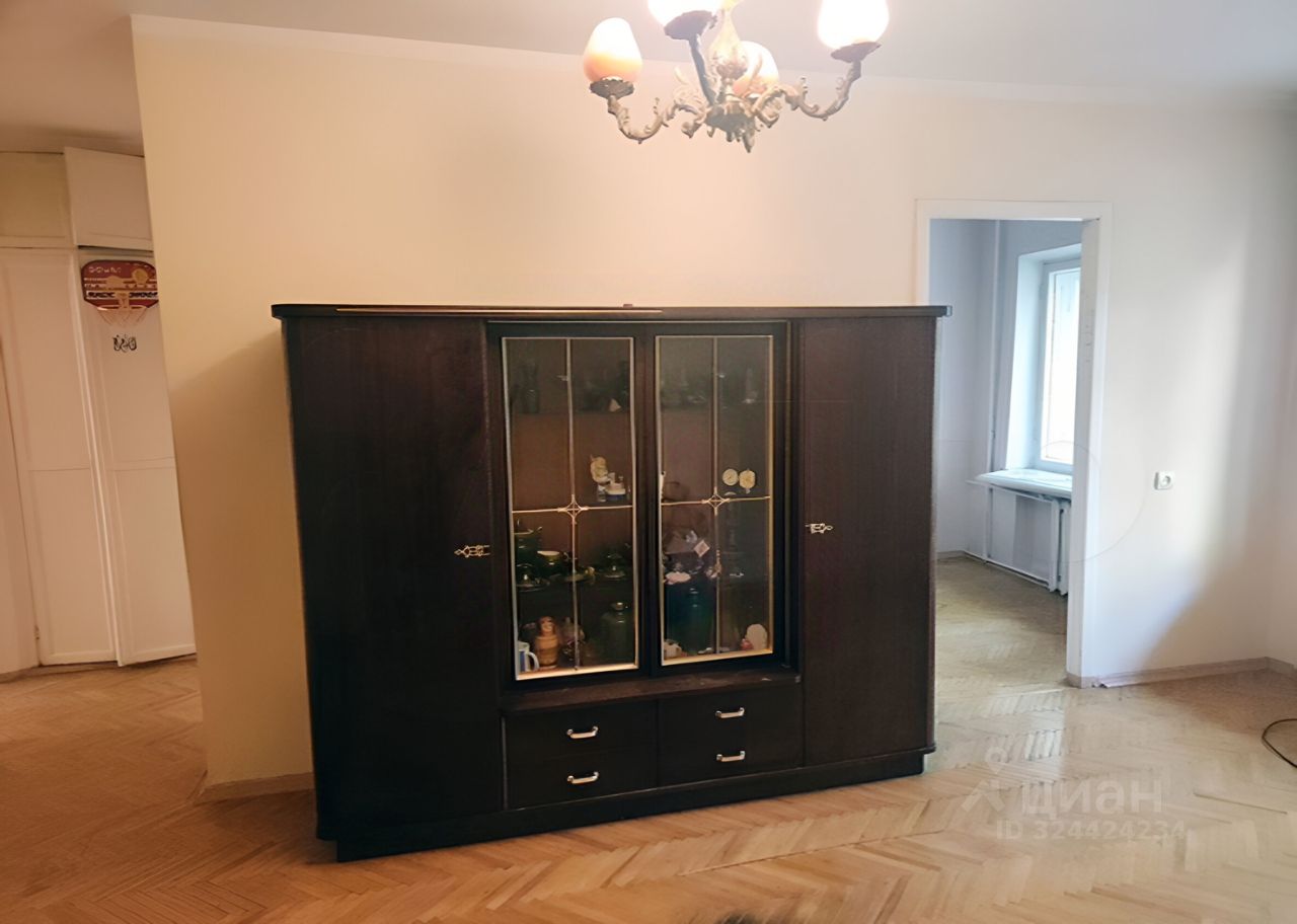 Продажа 3-комн квартиры на вторичном рынке пос. Горки-2, 32