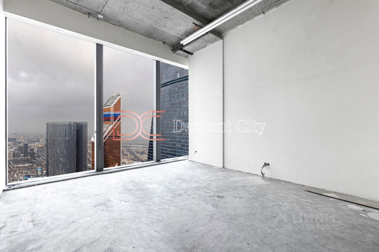 Продажа 3-комн квартиры на вторичном рынке 1-й Красногвардейский проезд, 22с1