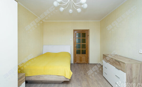 Продажа 3-комн квартиры на вторичном рынке Авиаконструкторов пр-кт,  д. 12