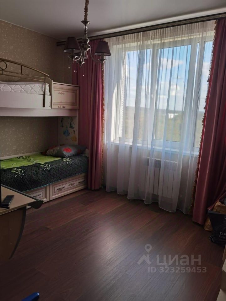 Продажа 3-комн квартиры на вторичном рынке Яхрома, Парковая улица, 8