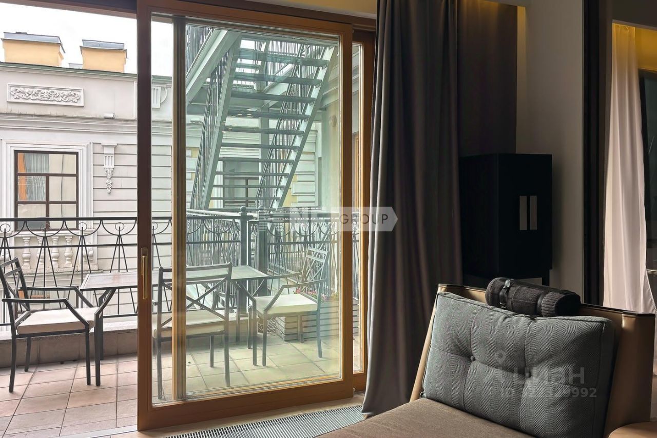 Продажа 2-комн квартиры на вторичном рынке Конногвардейский бульвар, 5