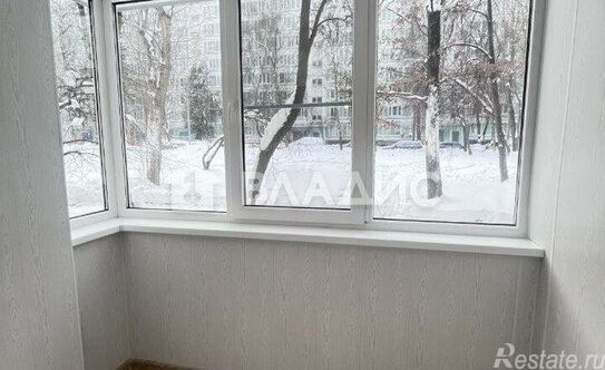 Продажа 3-комн квартиры на вторичном рынке Днепропетровская улица,  д. 35 к1