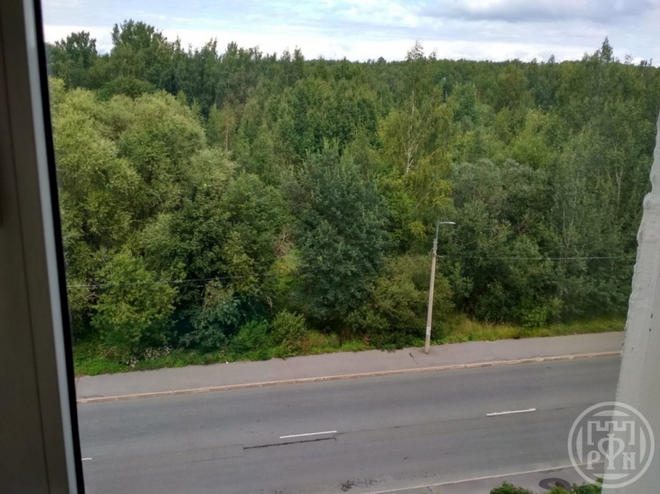 Продажа 3-комн квартиры на вторичном рынке Петергоф г., Университетский просп.,  д. 2/18