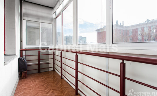 Аренда 4-комн квартиры на вторичном рынке Каковинский М. пер,  д. 8