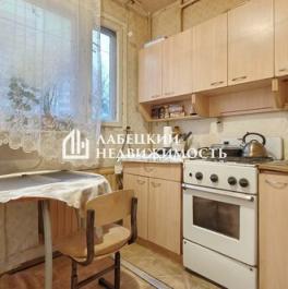 Продажа 2-комн квартиры на вторичном рынке Ветеранов пр-кт,  д. 3 к3