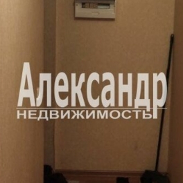Продажа 2-комн квартиры на вторичном рынке Починок, улица Леншоссе,  д. 31 к2