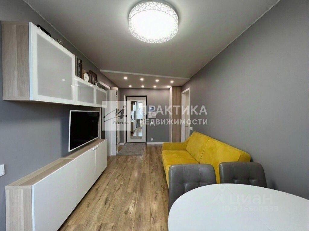 Продажа 3-комн квартиры на вторичном рынке Гвардейская улица, 14