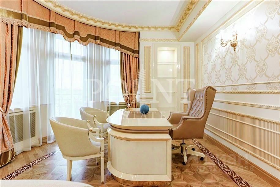 Продажа 4-комн квартиры на вторичном рынке переулок Хилков, 1