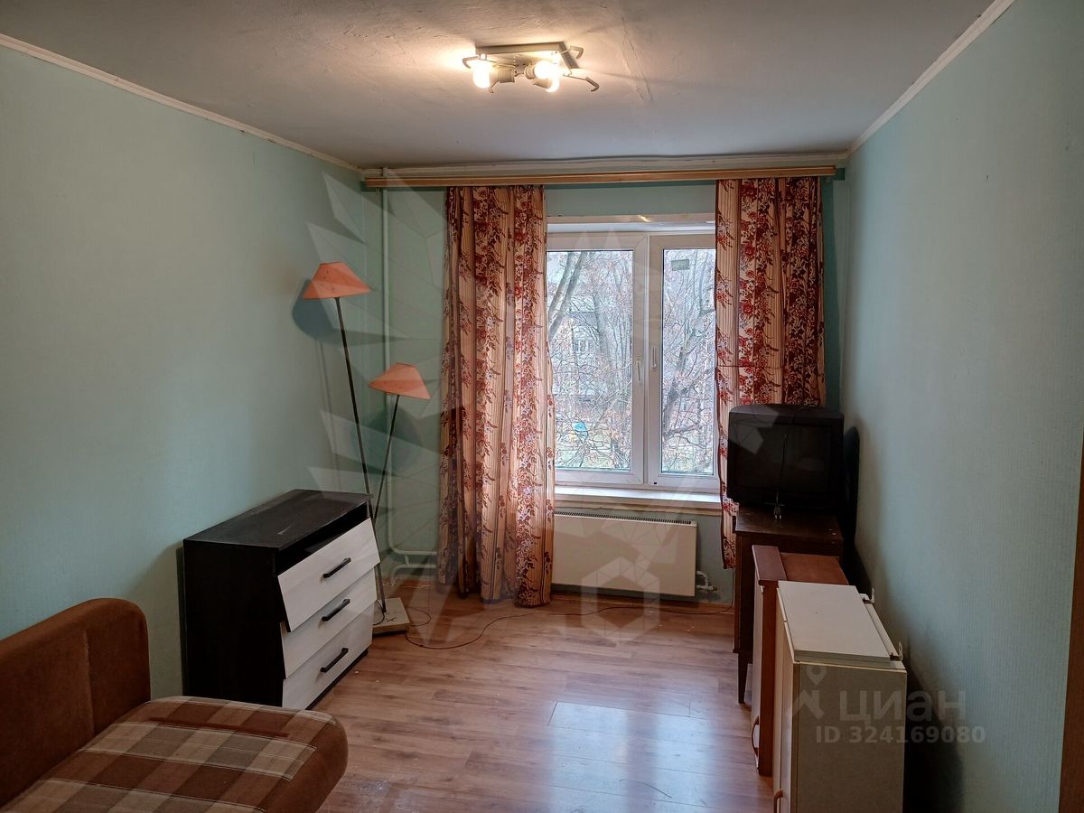 Продажа 2-комн квартиры на вторичном рынке улица Островитянова, 39