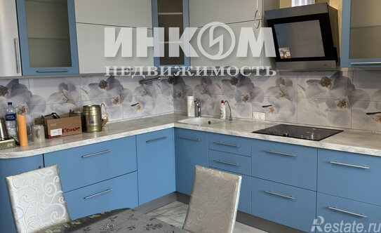 Продажа 4-комн квартиры на вторичном рынке Въезд на территорию дома,  д. 11 к2