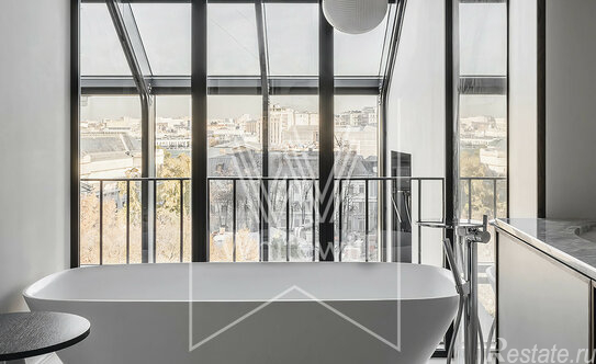 Аренда 4-комн квартиры на вторичном рынке Знаменский Б. пер,  д. 4