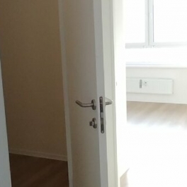 Продажа 1-комн квартиры на вторичном рынке Ям, ул Мезенцева,  д. 14