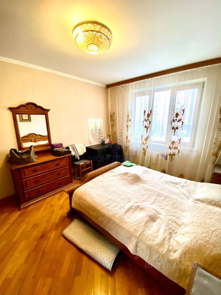 Продажа 3-комн квартиры на вторичном рынке улица Академика Анохина, 5К4