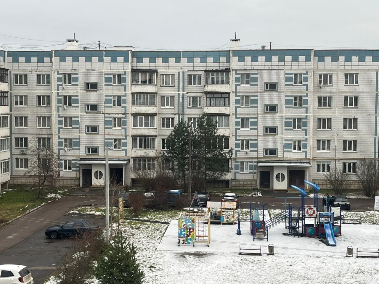Продажа 3-комн квартиры на вторичном рынке Запрудня пгт, улица Ленина, 27