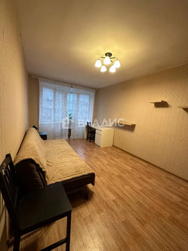 Продажа 3-комн квартиры на вторичном рынке ул. Васи Алексеева,  д. 15