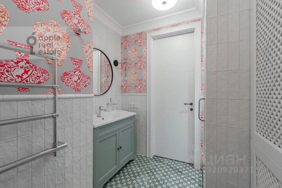 Продажа 2-комн квартиры на вторичном рынке Большая Садовая улица, 5к1