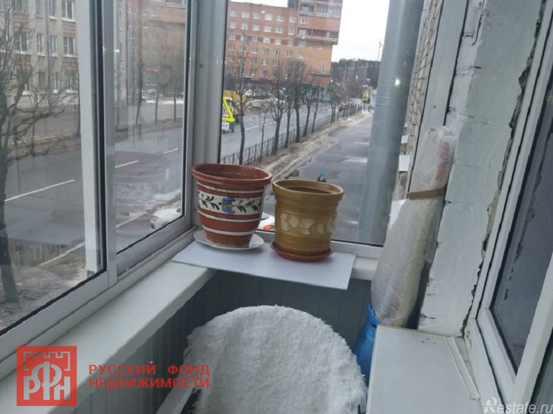 Продажа 1-комн квартиры на вторичном рынке Ломоносов г., Победы ул. ,  д. 9