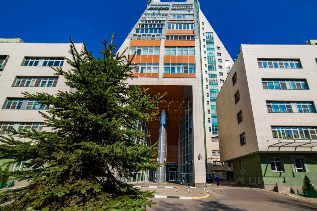 Продажа 4-комн квартиры на вторичном рынке улица Дмитрия Ульянова, 31
