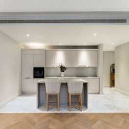 Продажа 4-комн квартиры на вторичном рынке улица Братьев Фонченко,  д. 1 к7