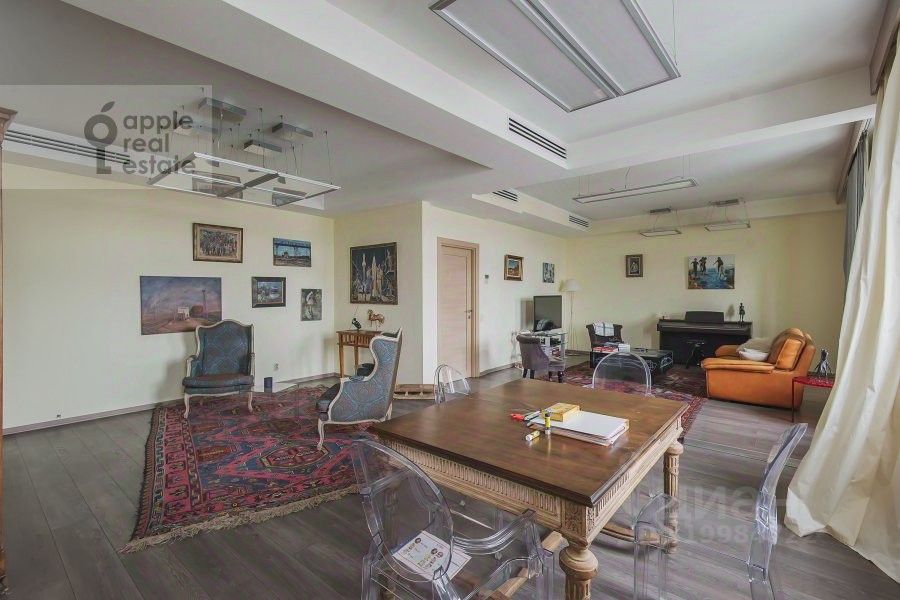 Продажа 4-комн квартиры на вторичном рынке Милютинский переулок, 3