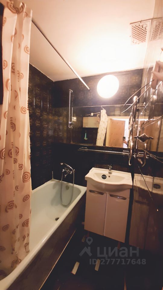 Продажа 3-комн квартиры на вторичном рынке улица Лазо, 18К2