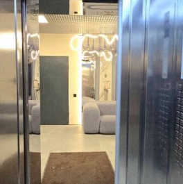 Продажа 4-комн квартиры на вторичном рынке Мытная ул,  д. 40 к4