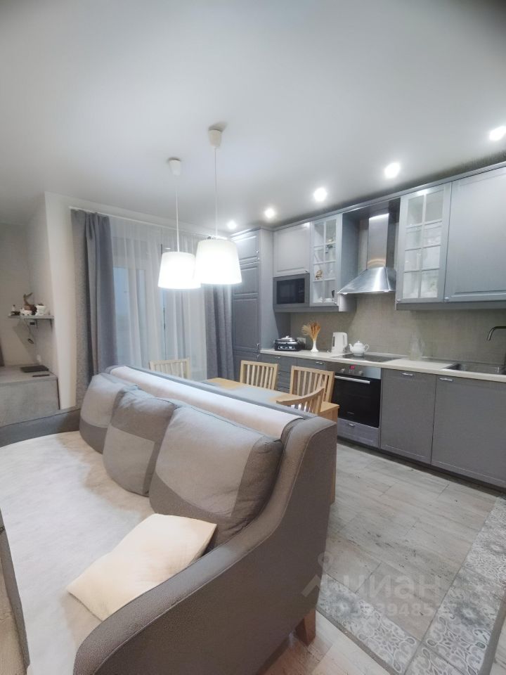 Продажа 2-комн квартиры на вторичном рынке Московский проспект, 73к5