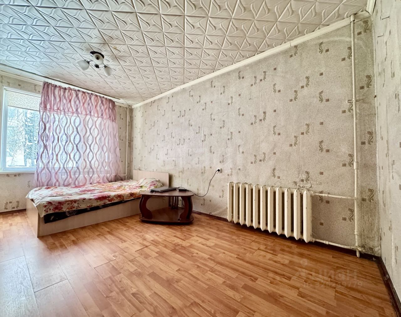 Продажа 2-комн квартиры на вторичном рынке пос. Нарынка, улица Лесная, 5