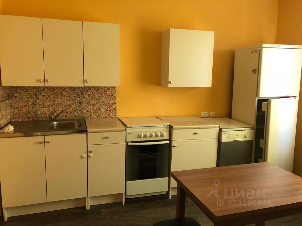 Аренда 1-комн квартиры на вторичном рынке Комендантский проспект, 50К1